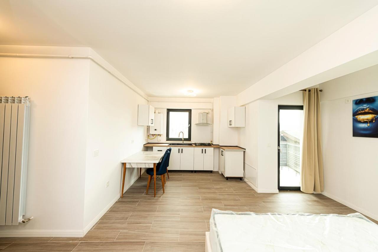 Apart Hotel Fusion Tower Yaş Dış mekan fotoğraf
